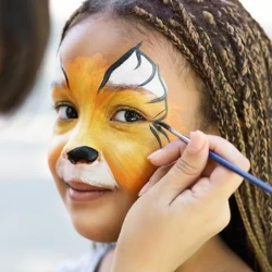 Kinderschminken auf dem Kindergeburtstag